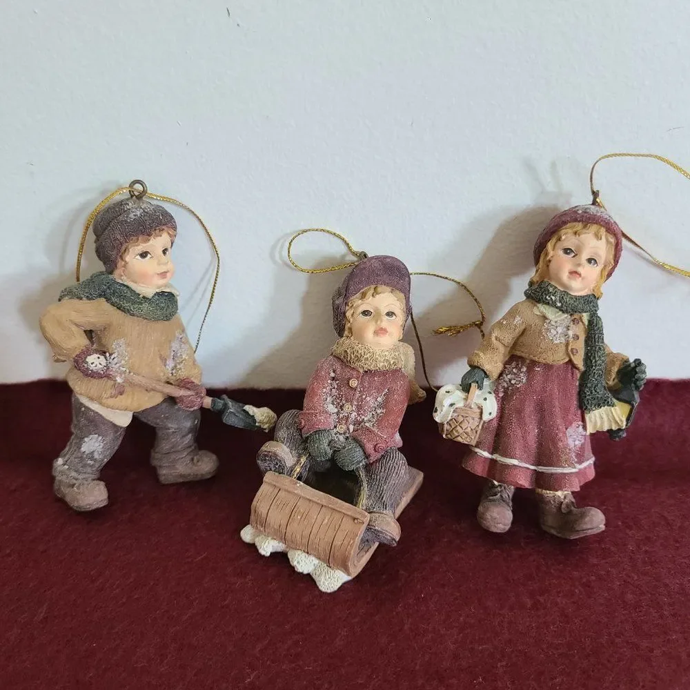 Vintage Resin Christmas Winter Young Children Ornaments Set Old-Fashioned Dress